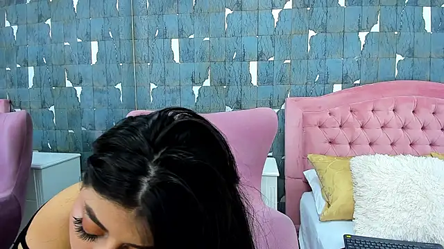 EvelynBun online show from November 14, 2025, 2:27 pm