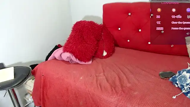 Anthonella duran online show from November 22, 2025, 3:44 pm