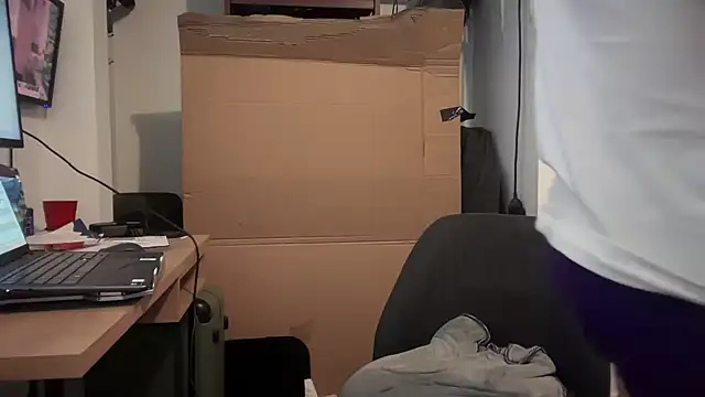 jasoncali305 online show from October 28, 2025, 1:58 pm