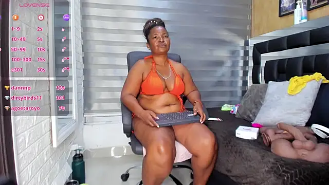 Snapshot of sheyla__ebony chatting on February 27, 2026, 10:21 pm sheyla ebony online show from February 27, 2026, 10:21 pm