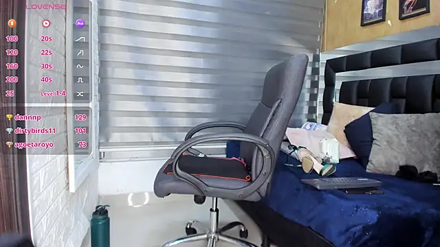 Snapshot of sheyla__ebony chatting on March 1, 2026, 12:12 am sheyla ebony online show from March 1, 2026, 12:12 am