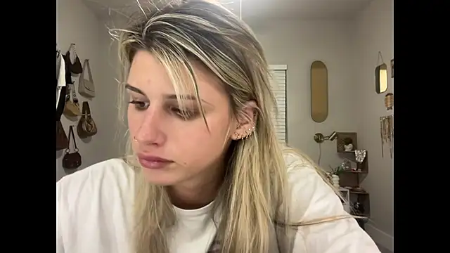 AnnGrayson online show from November 6, 2025, 2:45 am