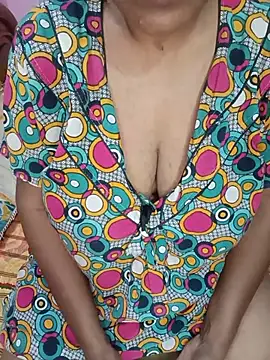 Snapshot of KannadaTamilTeluguBeauty chatting on July 16, 2026, 7:31 pm KannadaTamilTeluguBeauty online show from July 16, 2026, 7:31 pm