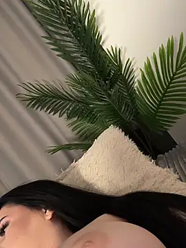 Snapshot of Andrestarr chatting on April 15, 2026, 5:42 pm Andrestarr online show from April 15, 2026, 5:42 pm