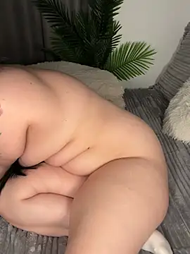 Snapshot of Andrestarr chatting on April 15, 2026, 8:20 pm Andrestarr online show from April 15, 2026, 8:20 pm