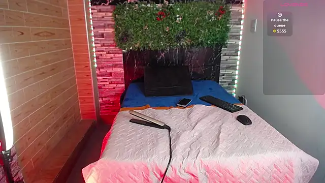 dayis durand online show from September 29, 2025, 8:13 pm