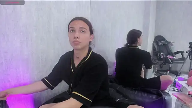 Snapshot of Almaazz chatting on October 17, 2025, 8:00 pm Almaazz online show from October 17, 2025, 8:00 pm