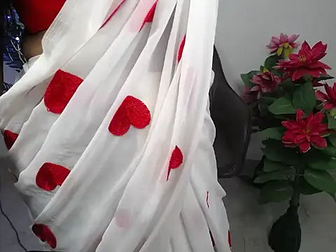 Naughtyy stripgirl online show from September 24, 2025, 7:39 pm