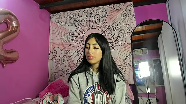 Missmoonstar online show from September 17, 2025, 8:10 pm