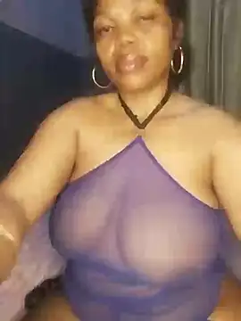 boujee01 online show from October 6, 2025, 12:52 am