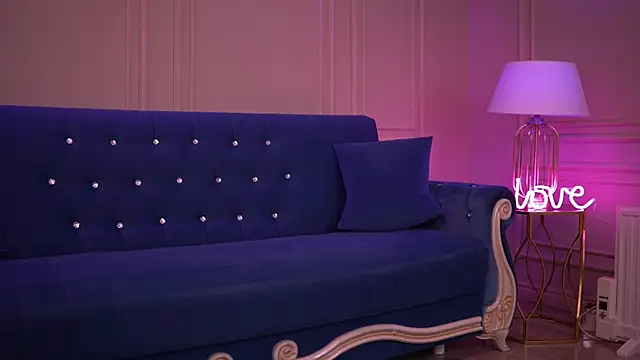 Snapshot of KatieHayes chatting on February 5, 2026, 7:18 pm KatieHayes online show from February 5, 2026, 7:18 pm