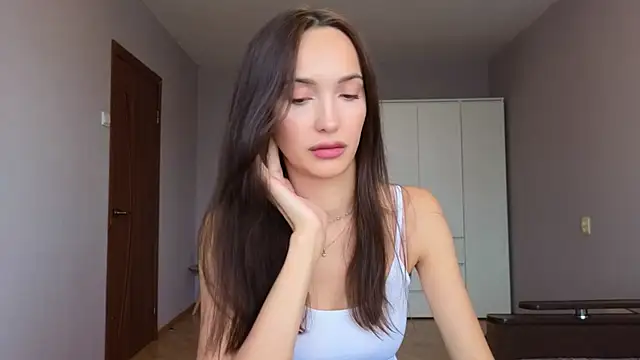 Lillian-Clark online show from September 30, 2025, 7:46 am