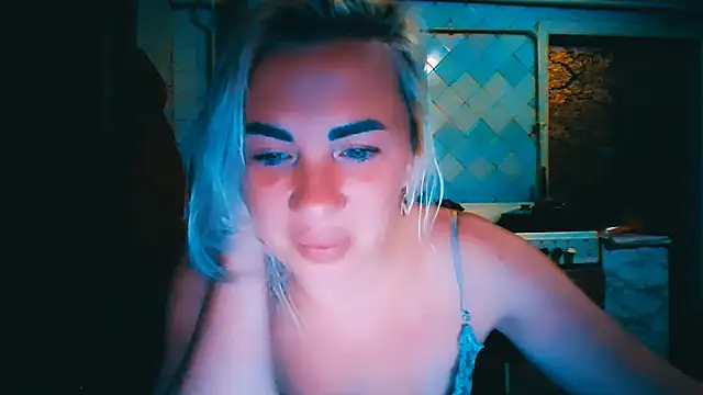 Snapshot of EmmaCat_ chatting on June 26, 2026, 6:45 pm EmmaCat online show from June 26, 2026, 6:45 pm