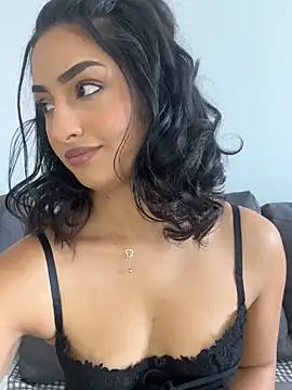 Mia spicyy online show from November 14, 2025, 9:52 am