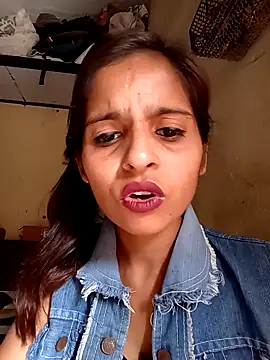 Snapshot of Saloni-Gupta chatting on September 21, 2025, 9:55 am Saloni-Gupta online show from September 21, 2025, 9:55 am