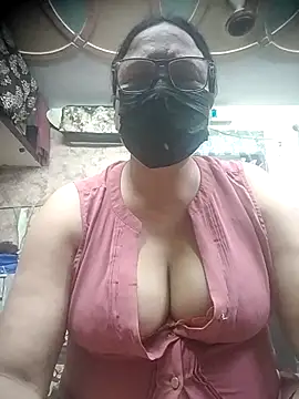 thehotlady online show from March 11, 2026, 6:47 pm