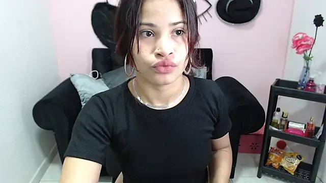 mia sexgirl online show from November 24, 2025, 12:38 pm