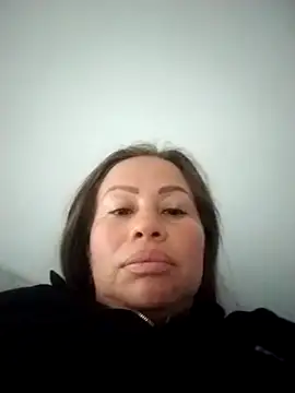 LaraCaliente online show from January 6, 2026, 8:23 pm