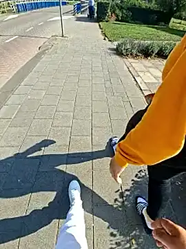 Snapshot of Teealisa chatting on September 29, 2025, 1:05 pm Teealisa online show from September 29, 2025, 1:05 pm