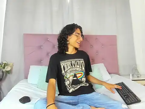 EthanBlackwoodd online show from October 21, 2025, 7:47 pm