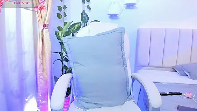 Allisson   online show from April 1, 2026, 2:25 pm