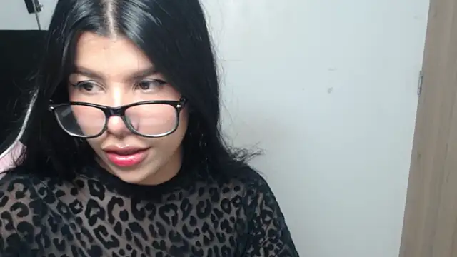 MayaScott11 online show from May 15, 2026, 9:27 am