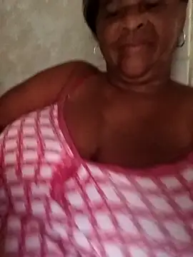 Snapshot of Rosabela04 chatting on February 5, 2026, 8:52 am Rosabela04 online show from February 5, 2026, 8:52 am