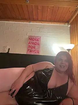 Snapshot of rosebratcat__ chatting on June 14, 2026, 8:00 pm rosebratcat online show from June 14, 2026, 8:00 pm