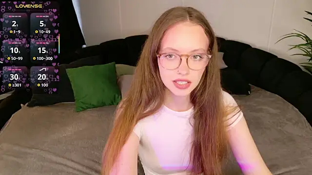 SallyPinkman online show from October 10, 2025, 10:03 am