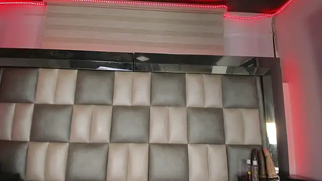 abbiecollins js online show from November 11, 2025, 3:28 am