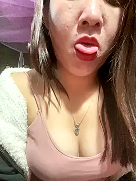 Luna-ass online show from November 24, 2025, 11:59 pm