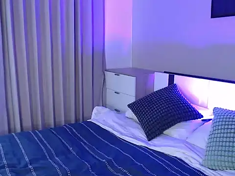 lilypeachxx online show from April 5, 2026, 4:20 am