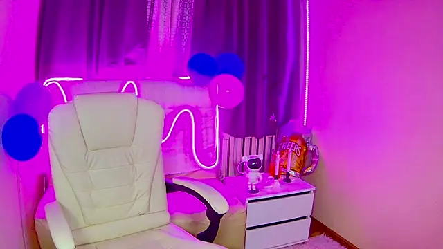 EmmaEllison online show from September 25, 2025, 11:58 am