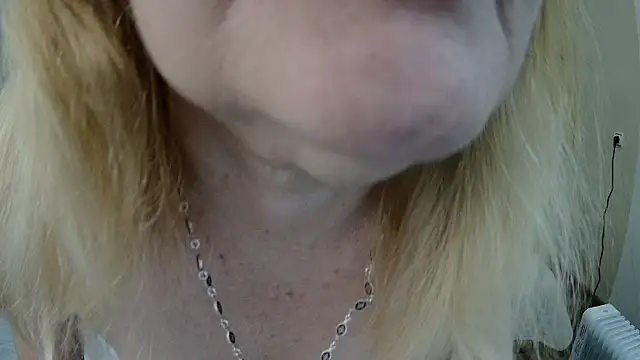 EmmaEllison online show from February 12, 2026, 7:14 am