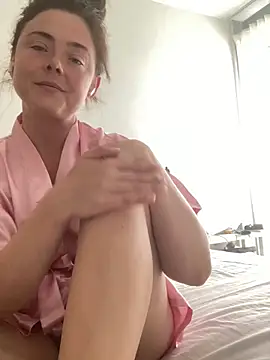 Mia Winters online show from September 27, 2025, 12:32 pm