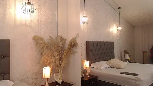 Snapshot of Sabriinaa_Foxx chatting on March 12, 2026, 12:11 pm Sabriinaa Foxx online show from March 12, 2026, 12:11 pm