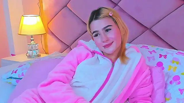 ChloeLaurentt online show from March 1, 2026, 1:46 pm