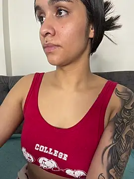 Isabella-Teen online show from January 6, 2026, 2:15 am