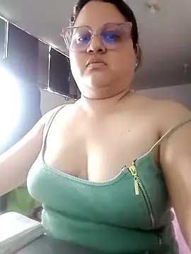 Snapshot of Chiki_hot92 chatting on October 2, 2025, 8:27 pm Chiki hot92 online show from October 2, 2025, 8:27 pm