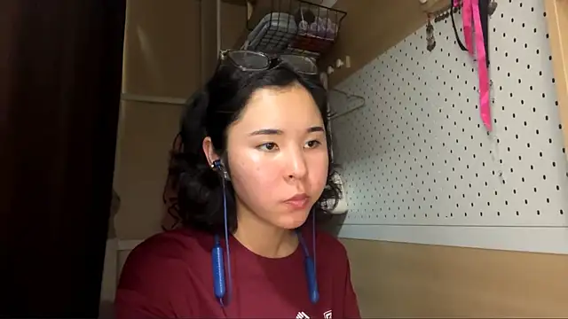 JennyCarpenter online show from May 15, 2026, 9:16 am
