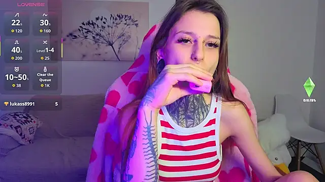 Snapshot of LilithPoison chatting on September 17, 2025, 9:27 pm LilithPoison online show from September 17, 2025, 9:27 pm