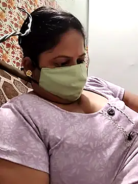 Mmm143 online show from April 7, 2026, 11:26 pm