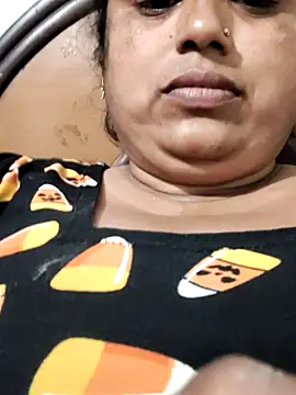 Mmm143 online show from April 12, 2026, 5:56 am