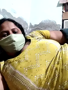 Mmm143 online show from April 12, 2026, 6:02 pm