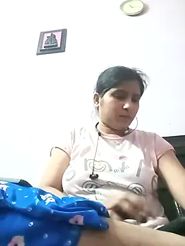 Snapshot of aliya-jaan71 chatting on April 25, 2026, 5:43 pm aliya-jaan71 online show from April 25, 2026, 5:43 pm