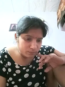 Snapshot of aliya-jaan71 chatting on May 5, 2026, 2:30 am aliya-jaan71 online show from May 5, 2026, 2:30 am