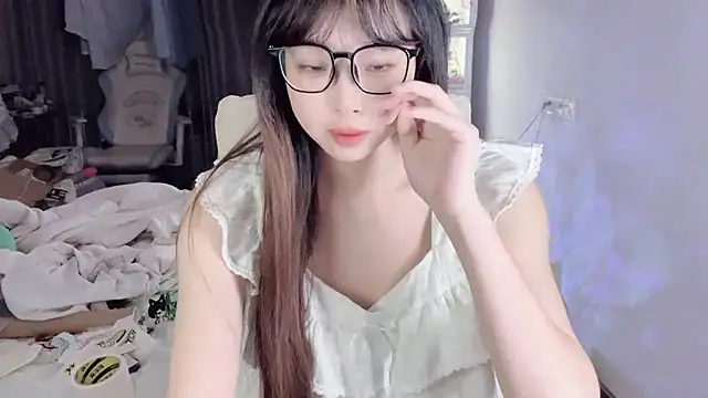 Snapshot of Akong11 chatting on July 6, 2026, 2:14 pm Akong11 online show from July 6, 2026, 2:14 pm
