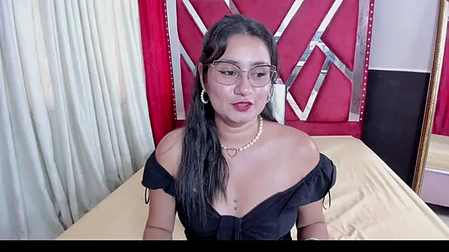 Luna021 1 online show from September 23, 2025, 7:06 pm