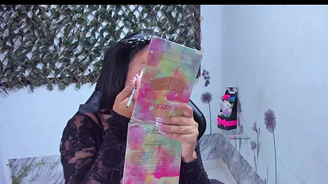 Luna021 1 online show from November 15, 2025, 8:16 pm