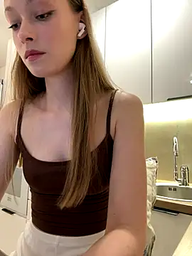 FriendlyFire 18 online show from September 25, 2025, 5:27 pm